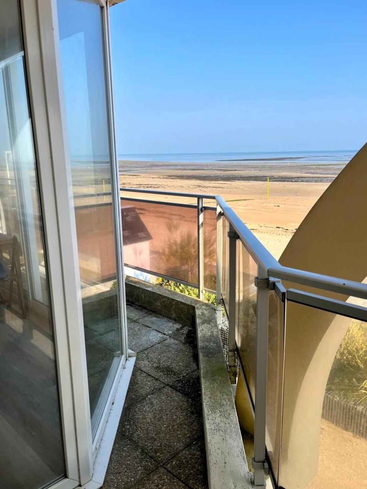 Mettons Les Voiles - Appt Vue Mer Avec Loggia Bernieres-sur-Mer Экстерьер фото