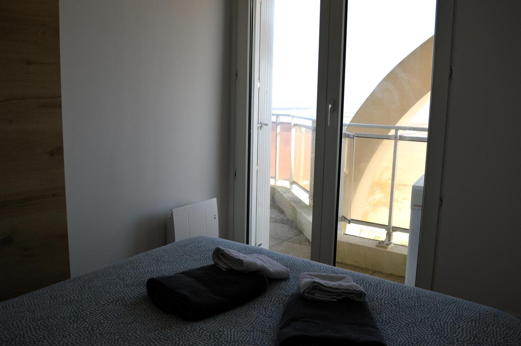 Mettons Les Voiles - Appt Vue Mer Avec Loggia Bernieres-sur-Mer Экстерьер фото