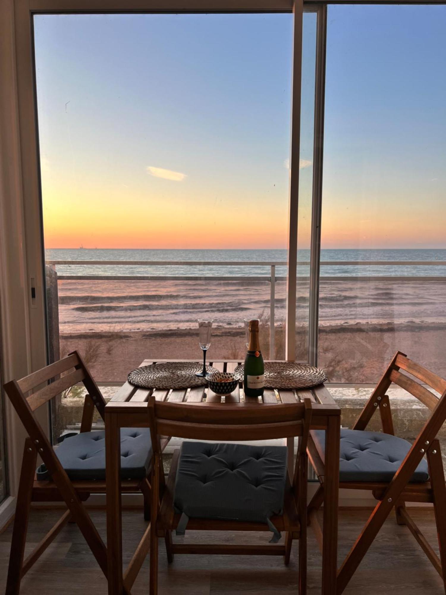 Mettons Les Voiles - Appt Vue Mer Avec Loggia Bernieres-sur-Mer Экстерьер фото