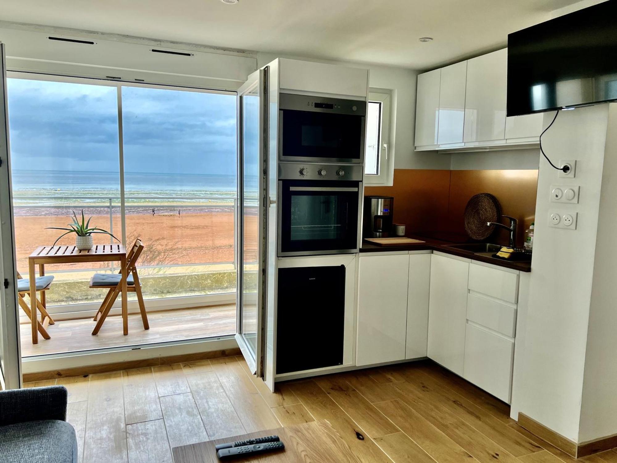 Mettons Les Voiles - Appt Vue Mer Avec Loggia Bernieres-sur-Mer Экстерьер фото
