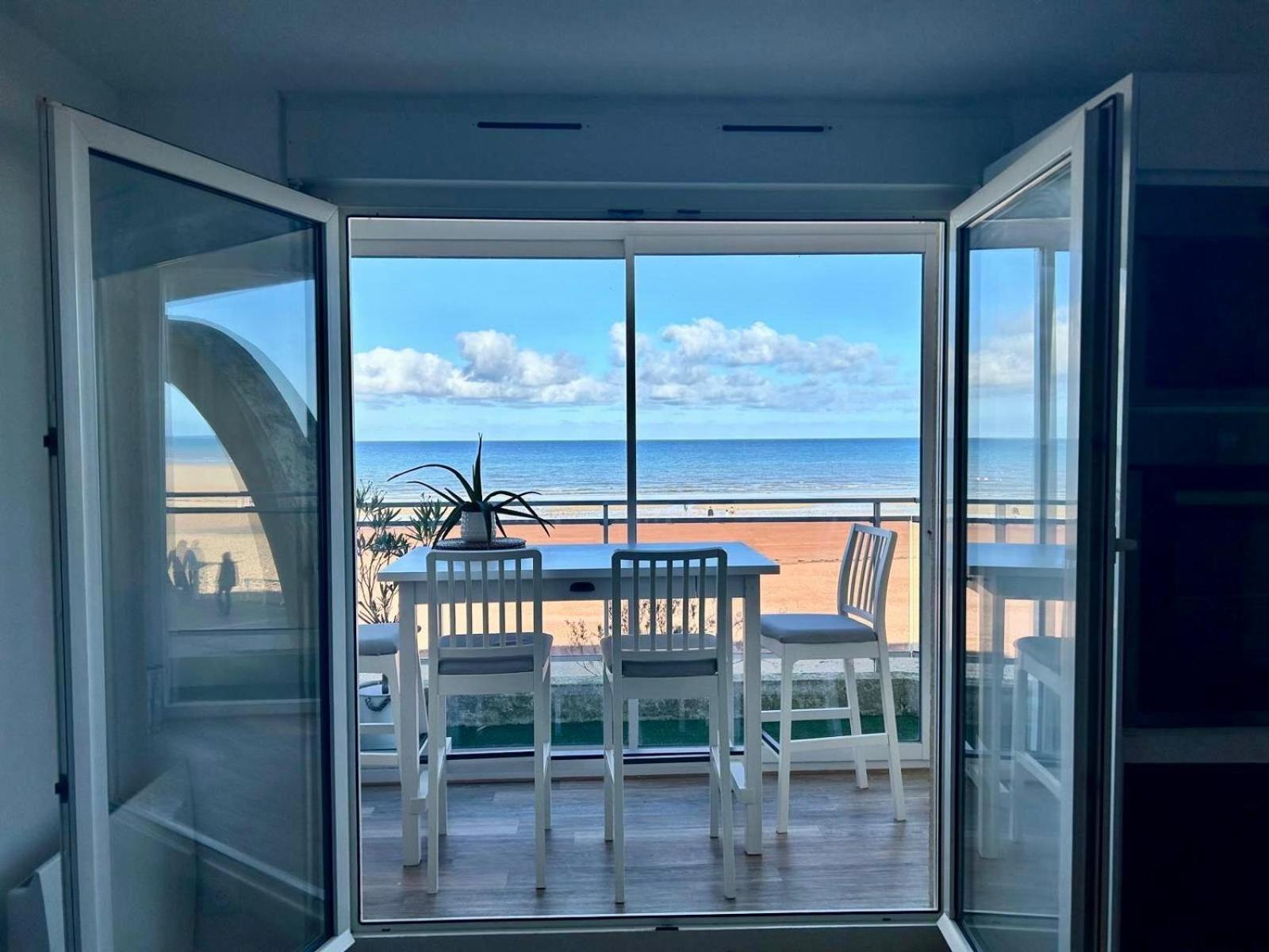 Mettons Les Voiles - Appt Vue Mer Avec Loggia Bernieres-sur-Mer Экстерьер фото