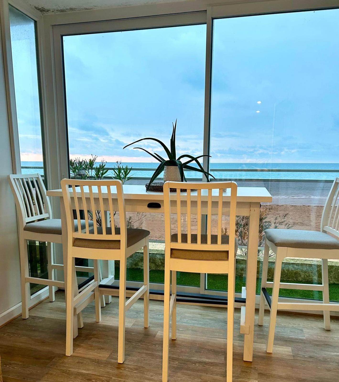 Mettons Les Voiles - Appt Vue Mer Avec Loggia Bernieres-sur-Mer Экстерьер фото